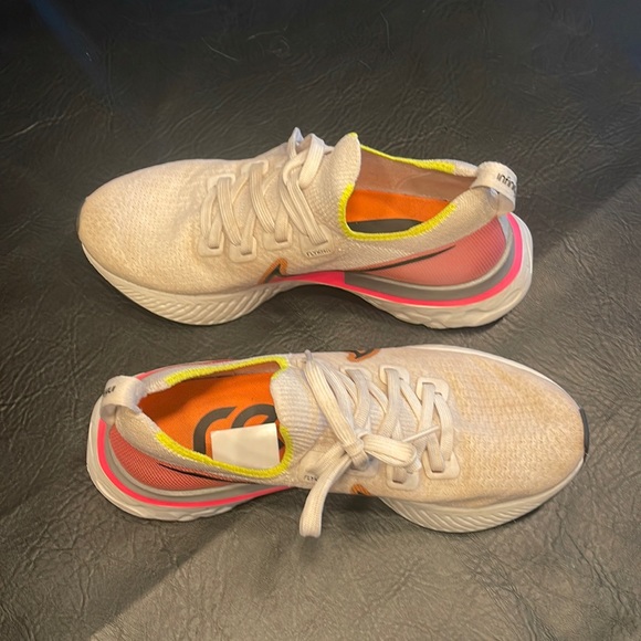 Nike, white pink and gray, worn a lot - Picture 1 of 4